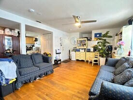 43 May St, Unit 2 in Cambridge, MA - Building Photo