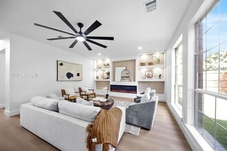 7505 Larchmont Dr, Unit 1302 in Dallas, TX - Building Photo - Building Photo