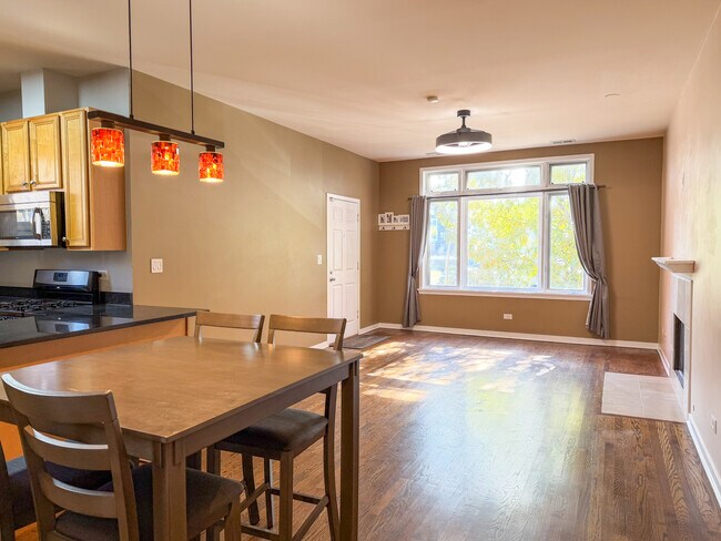 1300 W Grenshaw St in Chicago, IL - Building Photo - Building Photo