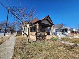 1100 N 10th St in Terre Haute, IN - Building Photo