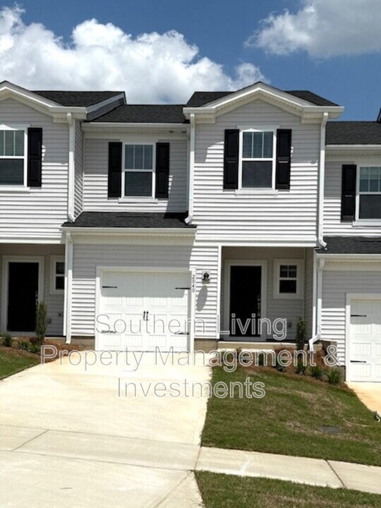 2040 Old Rivers Rd in Concord, NC - Building Photo