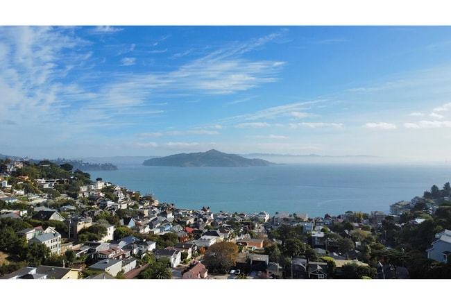 380-382 Sausalito Blvd in Sausalito, CA - Building Photo - Building Photo