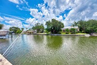 5129 Sandy Cove Ave in Siesta Key, FL - Foto de edificio - Building Photo