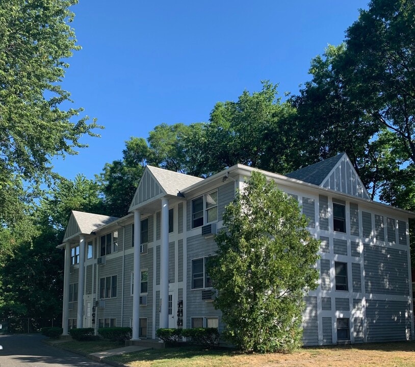 132 Mill St, Unit 2 in Springfield, MA - Building Photo
