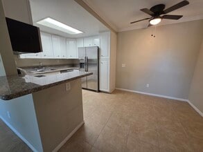 204 Woodland Pkwy in San Marcos, CA - Building Photo - Building Photo