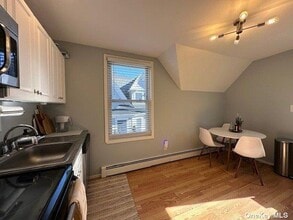 20 Dewey St in Huntington, NY - Building Photo - Building Photo