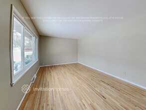 1911 Adolphus St in St. Paul, MN - Foto de edificio - Building Photo