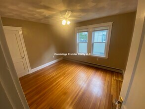 39 Early Ave, Unit 1 in Medford, MA - Building Photo - Building Photo