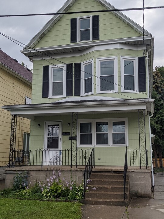20 Portland St, Unit Lower Apartment in Buffalo, NY - Foto de edificio