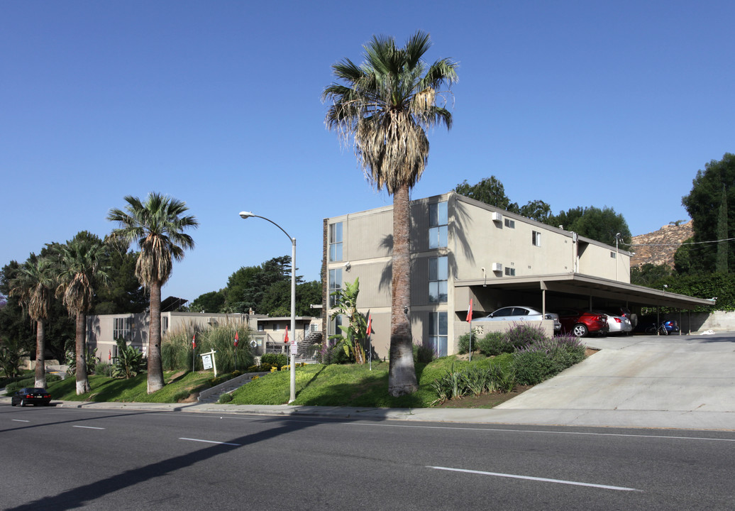 The Palms Apartments in Riverside, CA - Building Photo