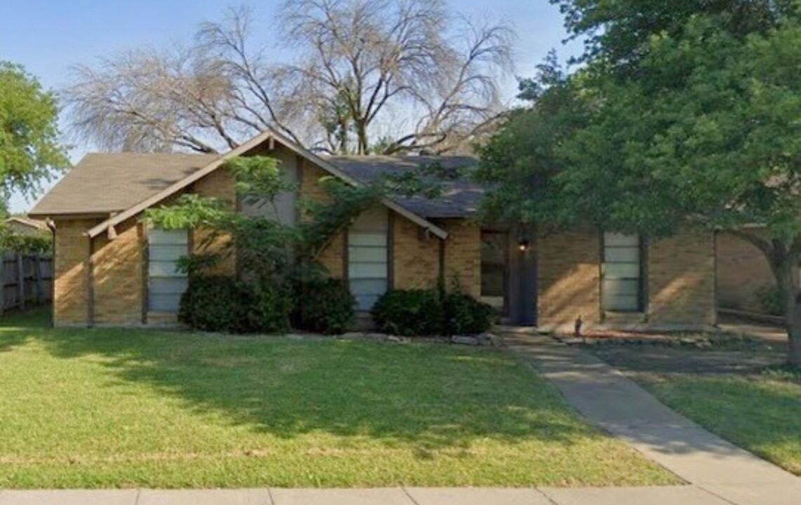 5033 Amhurst Ln in The Colony, TX - Building Photo