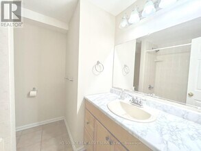 44 Moir Crescent in Barrie, ON - Building Photo - Building Photo