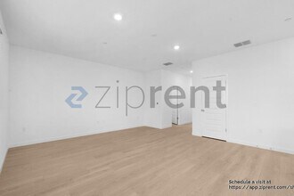 8495 Anker Wy in Elk Grove, CA - Foto de edificio - Building Photo