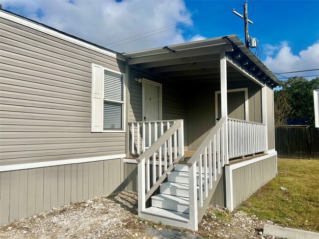 20677 N Navasota St in New Caney, TX - Building Photo - Building Photo