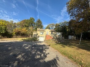 980 Black Oak Ridge Rd in Wayne, NJ - Building Photo - Building Photo