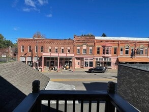 263 W Main St in Loudonville, OH - Building Photo - Building Photo