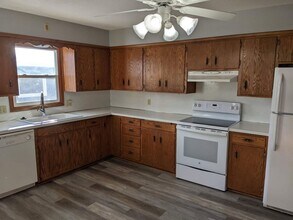 425 Commodore Dr in Mankato, MN - Building Photo - Building Photo