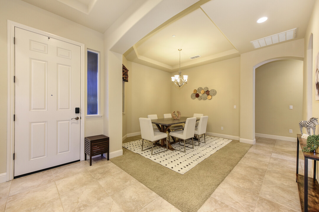 2087 Carroll Dr in Folsom, CA - Building Photo