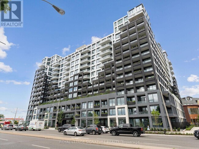 1100 Sheppard Ave W in Toronto, ON - Building Photo - Building Photo