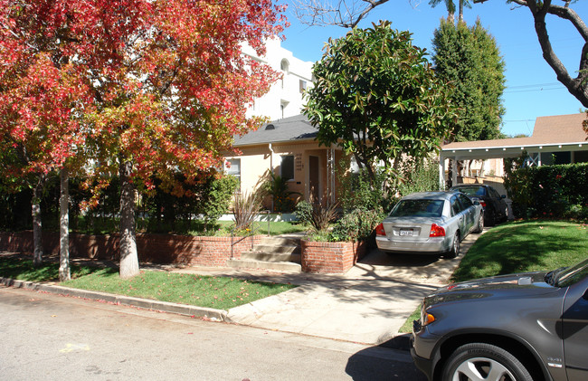 1422 Midvale Ave in Los Angeles, CA - Building Photo - Building Photo