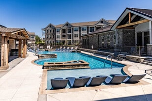 Statler McCain's Station in Gallatin, TN - Building Photo