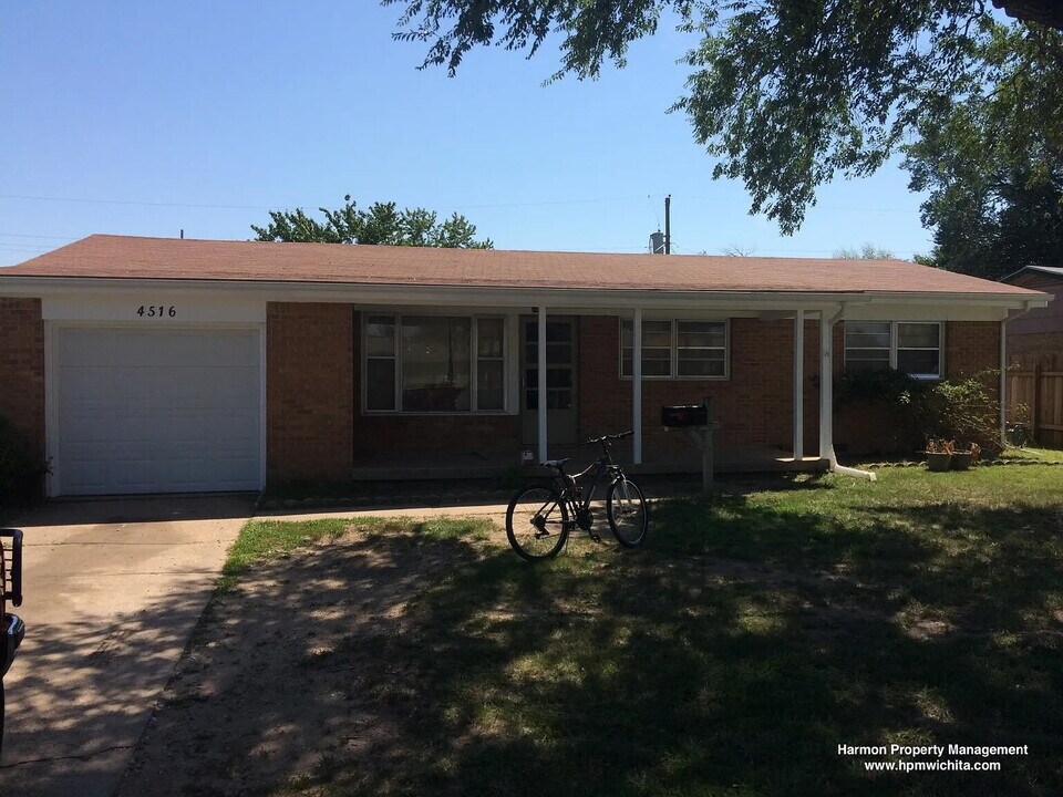 4516 S Elizabeth Ave in Wichita, KS - Building Photo