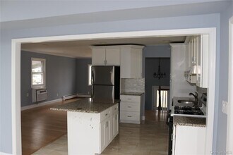 7 Southpark Dr in Thiells, NY - Building Photo - Building Photo