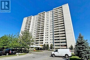 1360 York Mills Rd in Toronto, ON - Building Photo
