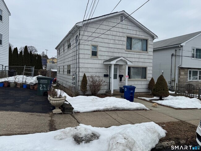 214 Ruth St in Bridgeport, CT - Building Photo - Building Photo