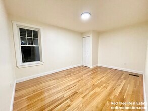 523 E 3rd St, Unit 1 in Boston, MA - Building Photo - Building Photo