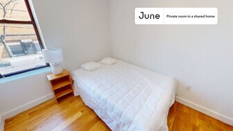 60-47 68th Ave, Unit A in New York, NY - Building Photo