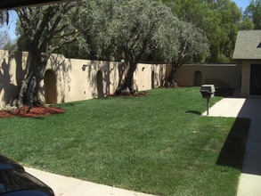 16180 Washington St in Riverside, CA - Foto de edificio - Building Photo