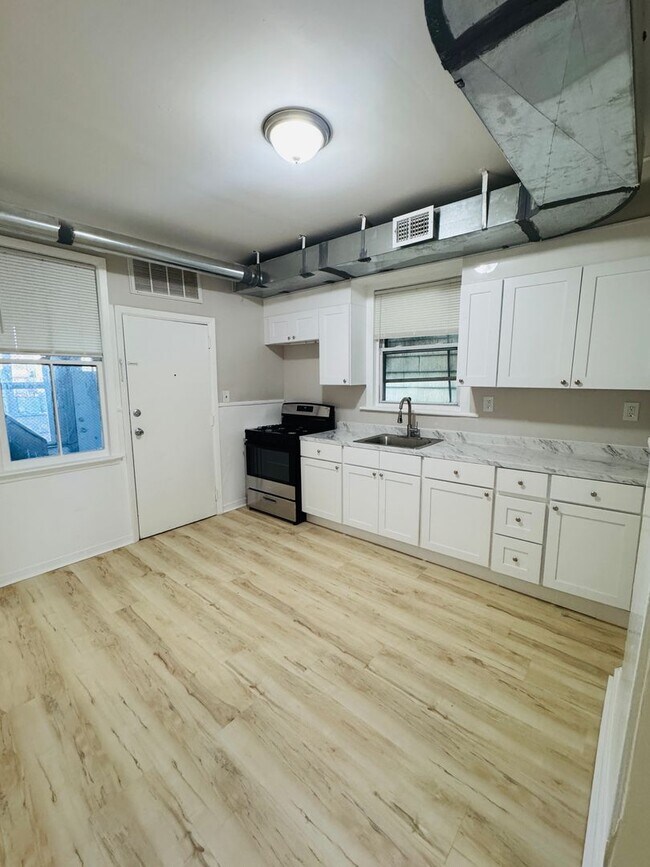 38 S 17th St in East Orange, NJ - Building Photo - Building Photo