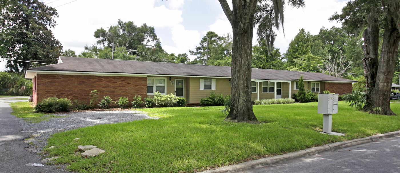 980-1004 NW Eadie St in Lake City, FL - Building Photo