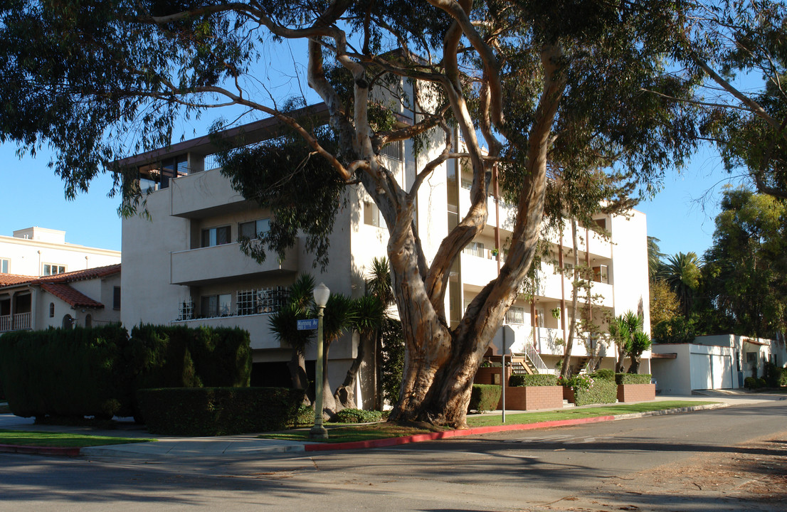 Spacious La Grange apartments in Century C... in Los Angeles, CA - Building Photo