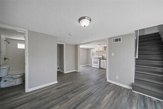 5244 Leeland St-Unit -A in Houston, TX - Building Photo - Building Photo