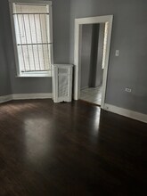 4943 N 8th St in Philadelphia, PA - Foto de edificio - Building Photo