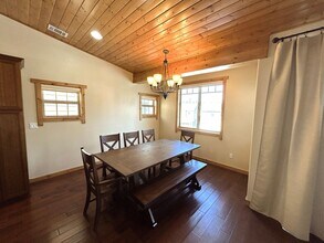 11357 Brockway Rd in Truckee, CA - Foto de edificio - Building Photo