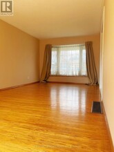 21-2 Kingslake Rd in Toronto, ON - Building Photo - Building Photo