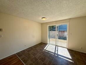 6374 F St in Springfield, OR - Building Photo - Building Photo