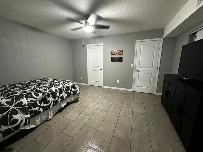 43 Windtree Ln