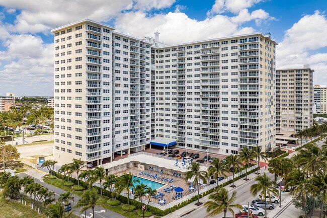 Solemar Pompano Beach in Pompano Beach, FL - Building Photo - Building Photo