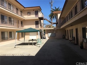 Loma View Apartments in Long Beach, CA - Building Photo - Building Photo