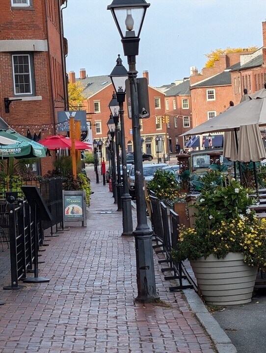 58 State St in Newburyport, MA - Building Photo