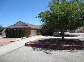 1025 E Fort Pierce Dr in Saint George, UT - Building Photo - Building Photo