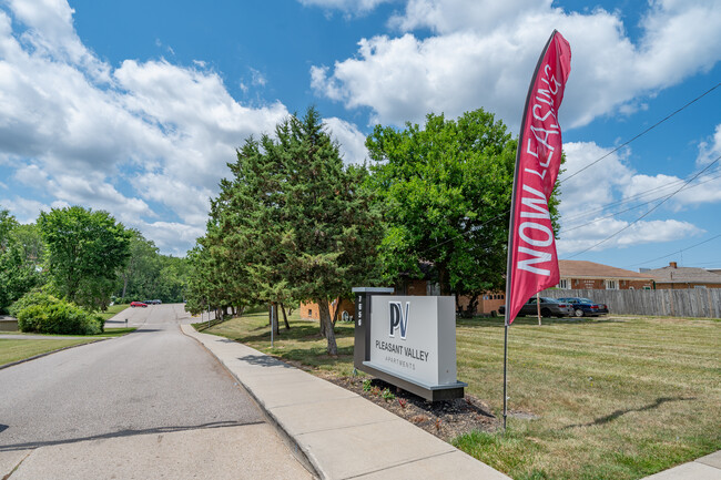 Pleasant Valley Apartments in Parma, OH - Building Photo - Building Photo