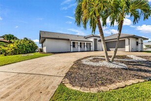 2161 Aqui Esta Dr in Punta Gorda, FL - Building Photo