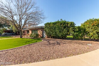 1519 W Flower Cir N in Phoenix, AZ - Building Photo - Building Photo