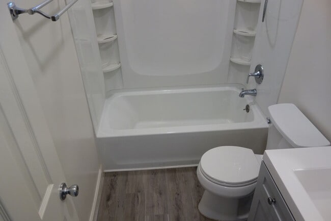 7384 Elata in Yucca Valley, CA - Foto de edificio - Building Photo