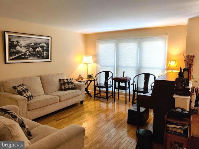 7212 Burton Hill Ct in Springfield, VA - Building Photo - Building Photo